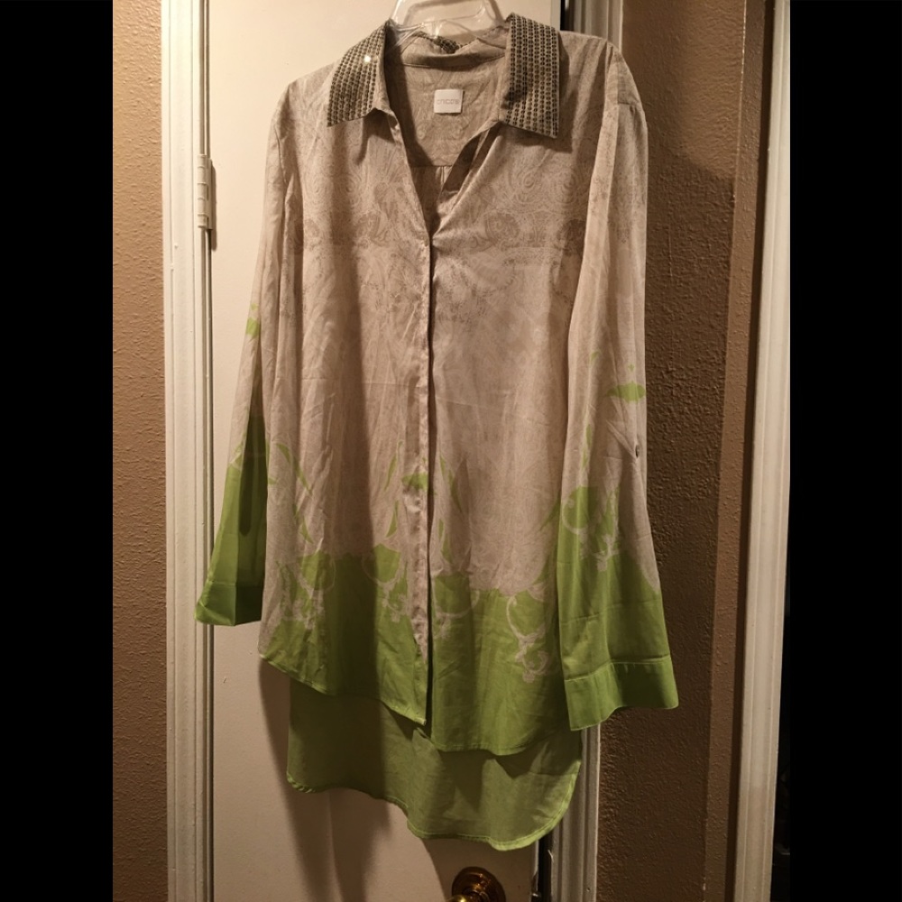 Chico’s sz 3 hi lo blouse great condition